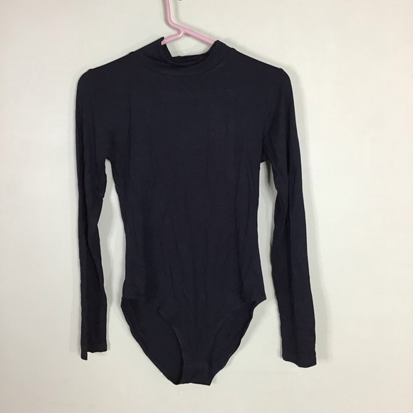 Women Shirt Resell Box Various sizes  10 pieces NWT- EUC Sizes Small to … - Picture 8 of 13